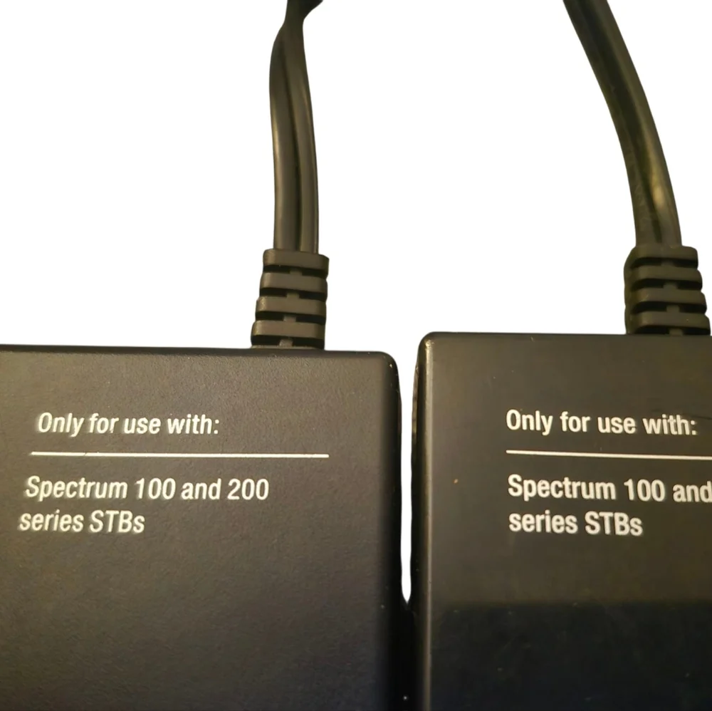 (2) CHALLENGER CABLE SALES SWITCHING POWER SUPPLY 12V Adapter PS-3.3-12-3DC1 NEW